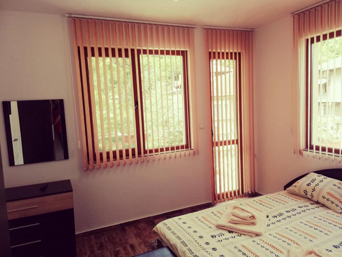 Petrov Apartment Triawna Zewnętrze zdjęcie
