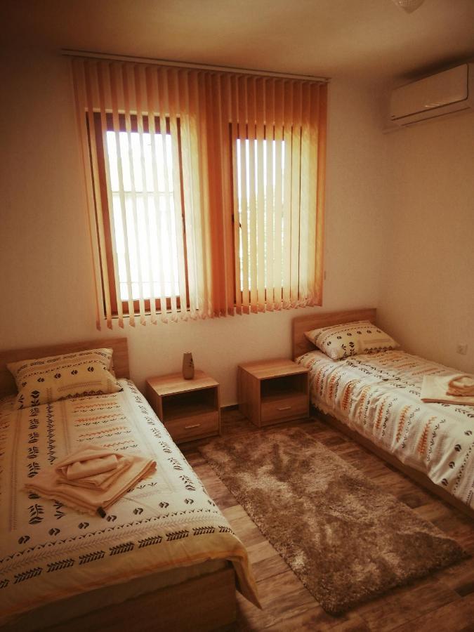 Petrov Apartment Triawna Zewnętrze zdjęcie